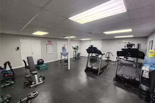 525 Riverleigh Ave, Riverhead, NY 11901 - Photo 19