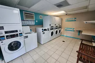 525 Riverleigh Ave, Riverhead, NY 11901 - Photo 19