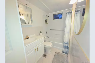 525 Riverleigh Ave #C7, Riverhead, NY 11901 - Photo 5