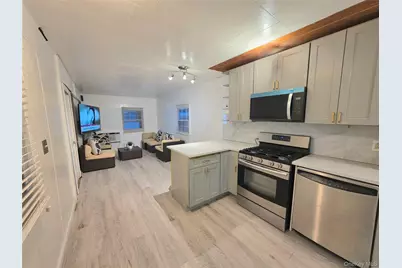 525 Riverleigh Ave #C7, Riverhead, NY 11901 - Photo 3