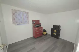 525 Riverleigh Ave, Riverhead, NY 11901 - Photo 11