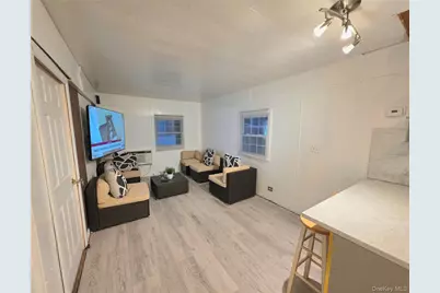 525 Riverleigh Ave #C7, Riverhead, NY 11901 - Photo 9