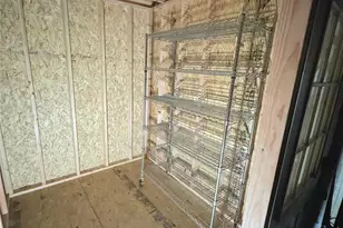 525 Riverleigh Ave, Riverhead, NY 11901 - Photo 13