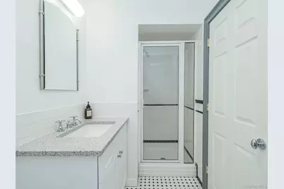 18 Harriman Drive, Port Washington, NY 11050 - Photo 37