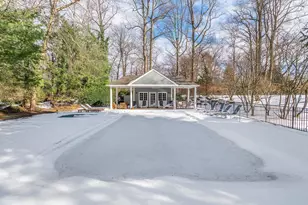 18 Harriman Dr, Port Washington, NY 11050 - Photo 41