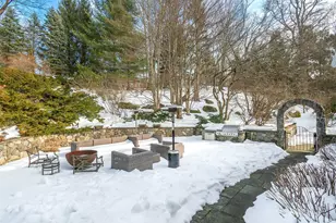 18 Harriman Dr, Port Washington, NY 11050 - Photo 39