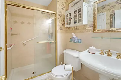 36 Blue Point Road E, Holtsville, NY 11742 - Photo 11