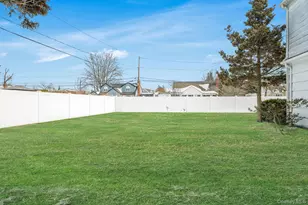 53 Canterbury Ln, North Babylon, NY 11703 - Photo 29