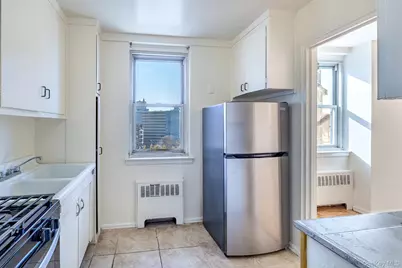 25 Knolls Crescent #3A, Bronx, NY 10463 - Photo 9