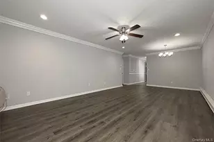 30 Westgate Dr, Bohemia, NY 11716 - Photo 7