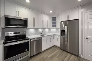 30 Westgate Dr, Bohemia, NY 11716 - Photo 3