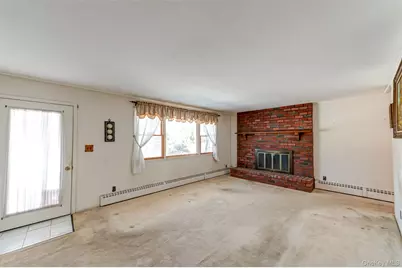 18 Annetta Avenue, Smithtown, NY 11787 - Photo 3