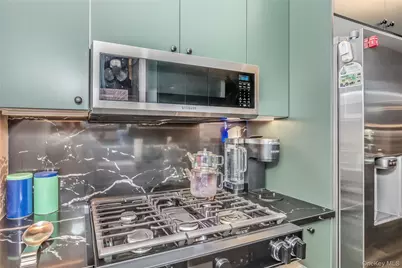 15 Hill Park Avenue #2L, Great Neck, NY 11021 - Photo 3