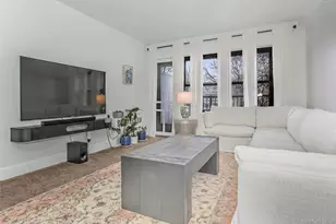 15 Hill Park Ave, Great Neck, NY 11021 - Photo 9