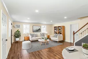 25 Turn Ln, Levittown, NY 11756 - Photo 13