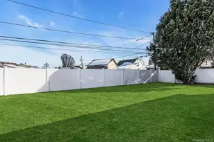 25 Turn Ln, Levittown, NY 11756 - Photo 19