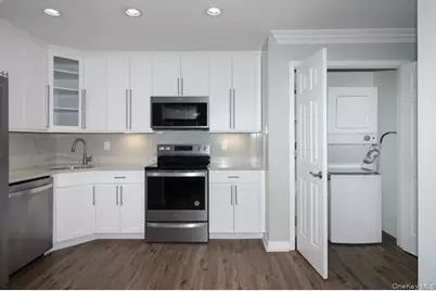 465 New Highway #C14, Copiague, NY 11726 - Photo 3