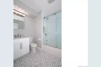 465 New Highway #C14, Copiague, NY 11726 - Photo 9