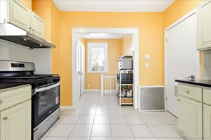 69-27 Manse St, Forest Hills, NY 11375 - Photo 13