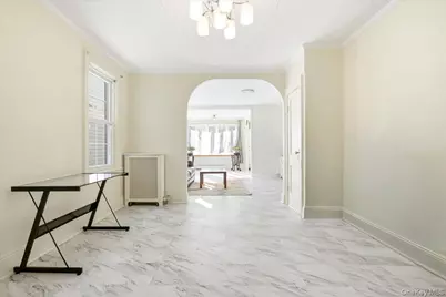 69-27 Manse Street, Forest Hills, NY 11375 - Photo 11