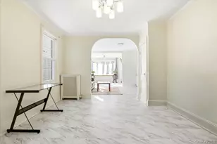 69-27 Manse St, Forest Hills, NY 11375 - Photo 11