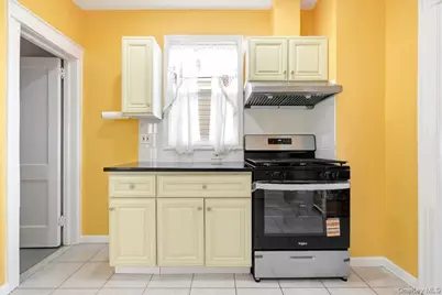 69-27 Manse Street, Forest Hills, NY 11375 - Photo 15