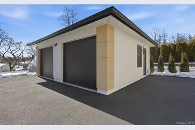 31 Gedney Way, White Plains, NY 10605 - Photo 9