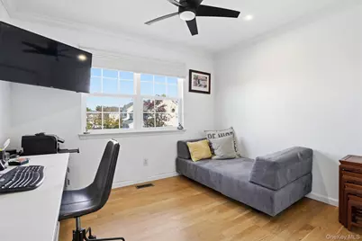 60 Herrels Circle, Melville, NY 11747 - Photo 17