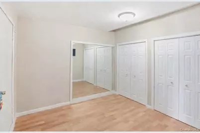 60 Herrels Circle, Melville, NY 11747 - Photo 5