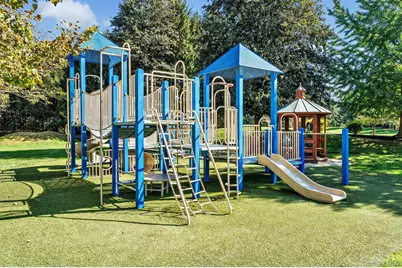 60 Herrels Circle, Melville, NY 11747 - Photo 31