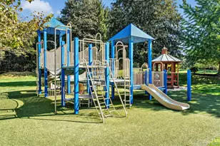 60 Herrels Cir, Melville, NY 11747 - Photo 31