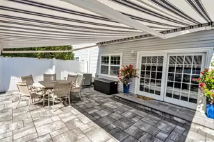 60 Herrels Cir, Melville, NY 11747 - Photo 21