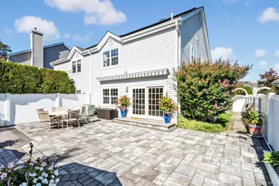 60 Herrels Circle, Melville, NY 11747 - Photo 23