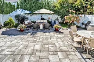 60 Herrels Cir, Melville, NY 11747 - Photo 23