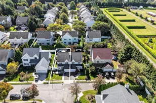 60 Herrels Cir, Melville, NY 11747 - Photo 27