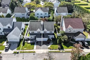 60 Herrels Cir, Melville, NY 11747 - Photo 27