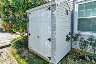 60 Herrels Cir, Melville, NY 11747 - Photo 25