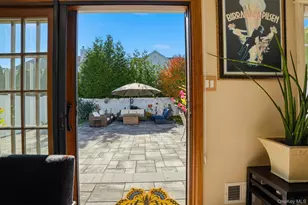 60 Herrels Cir, Melville, NY 11747 - Photo 13