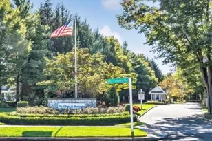 60 Herrels Cir, Melville, NY 11747 - Photo 35