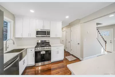 182 W 17th Street, Deer Park, NY 11729 - Photo 7