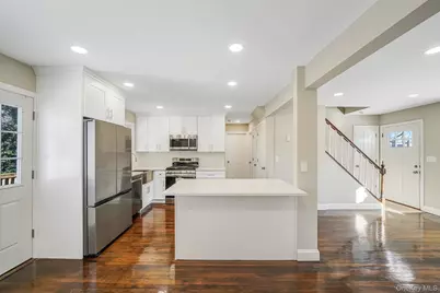 182 W 17th Street, Deer Park, NY 11729 - Photo 9