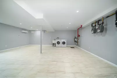 7036 70th Street, Glendale, NY 11385 - Photo 25