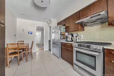 34 Roxbury Road, Port Washington, NY 11050 - Photo 7