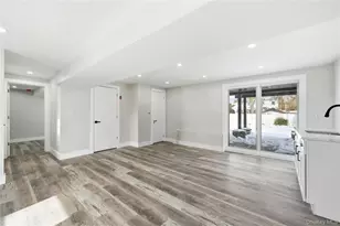 22 Kennedy Dr, Centereach, NY 11720 - Photo 17