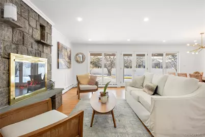 467 Hempstead Avenue, Rockville Centre, NY 11570 - Photo 15