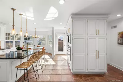 467 Hempstead Avenue, Rockville Centre, NY 11570 - Photo 29