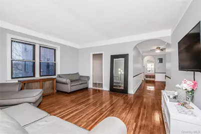 590 E Third Street #2D, Mount Vernon, NY 10553 - Photo 9