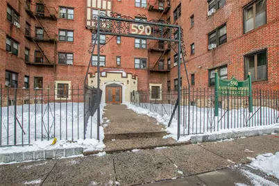 590 E Third Street #2D, Mount Vernon, NY 10553 - Photo 1