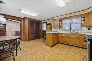 6 Oak St, Saint James, NY 11780 - Photo 9