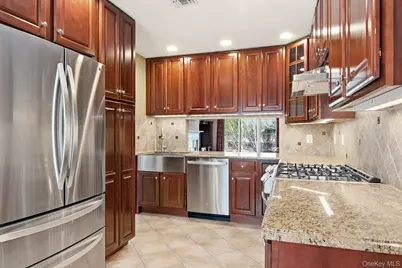 67 Paddington Circle, Smithtown, NY 11787 - Photo 11